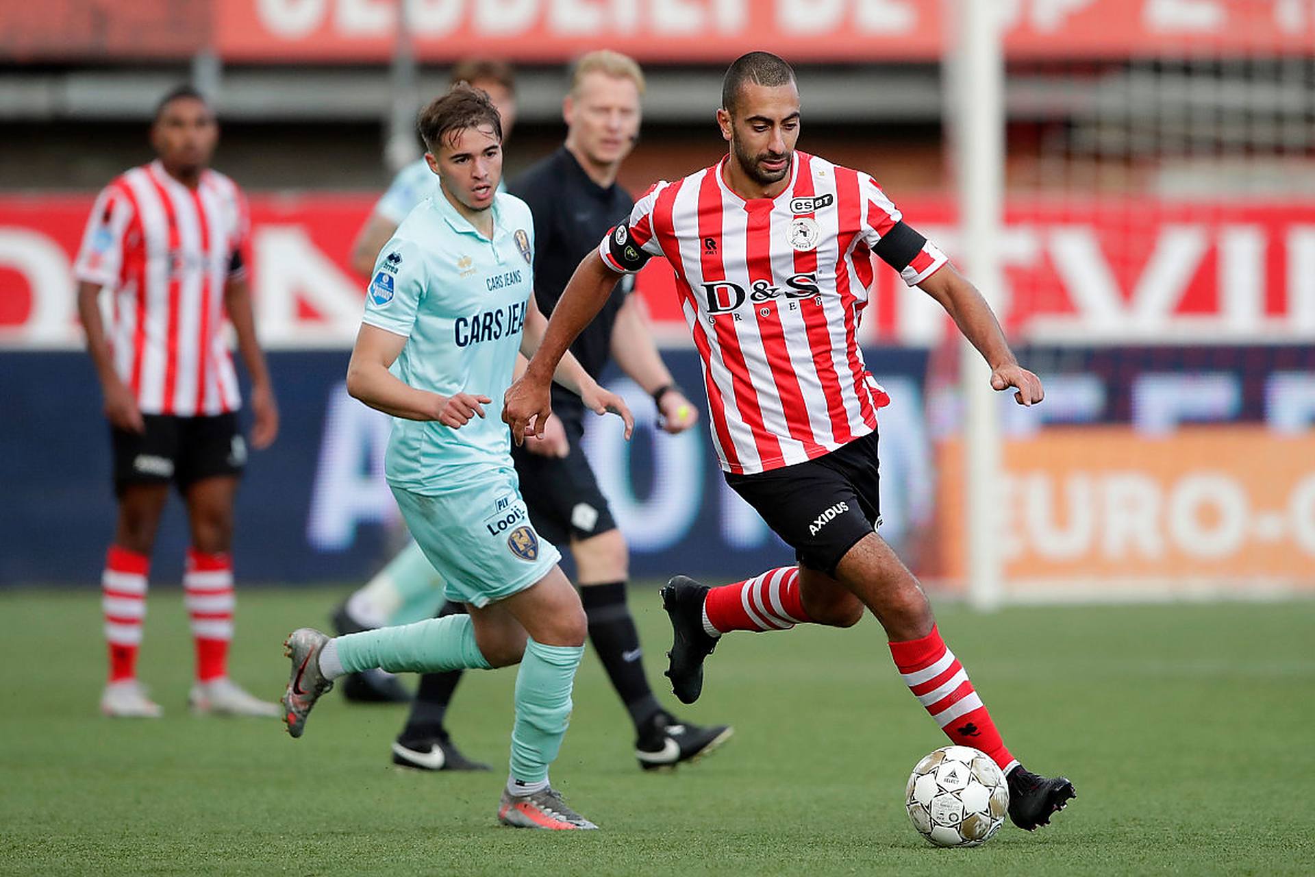 他个人的职 他个人的职