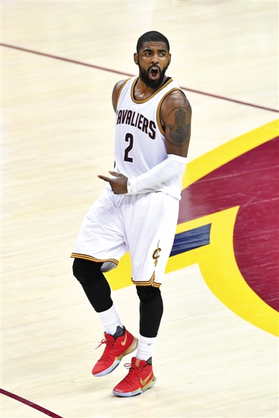 凭借连续两 凭借连续两