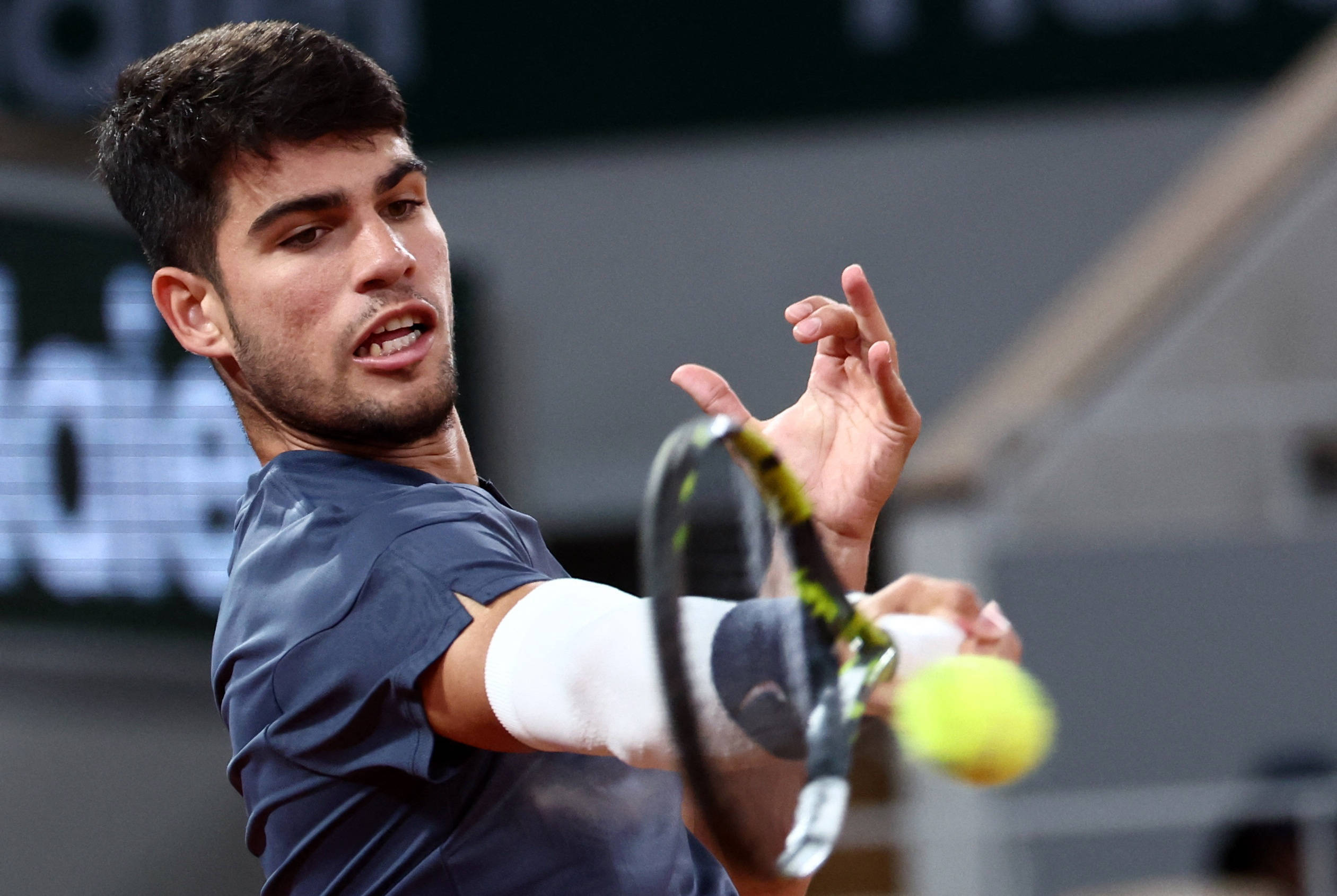 他能承担假 他能承担假